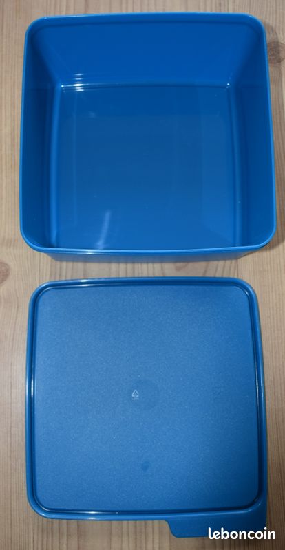 LOT TUPPERWARE 2 BOITE DE NOEL 940 ml ET 1,4L EUR 17,00 - FR