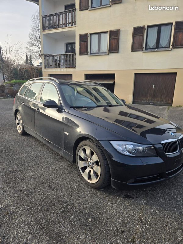 Vend ou échange BMW Série 3 Touring E91 330i 3.0L 272ch BVA – GPS / Xénon / Sièges chauffants (image 1)