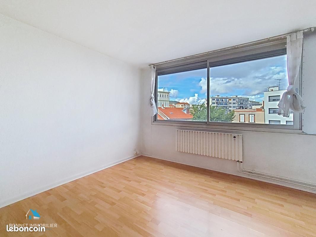 Appartement 1 pièce 32 m² · à Clermont-Ferrand · 32 m² · 425 €/mois