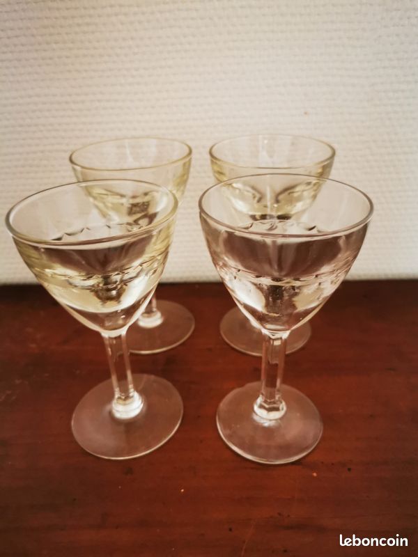 Lot 4 verres à vin ancien (image 1)