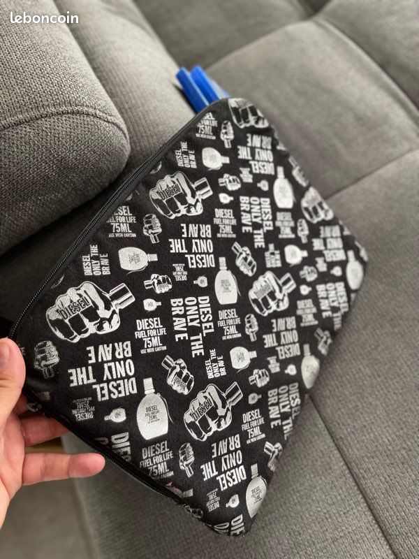 Pochette diesel pc ou mac (image 3)