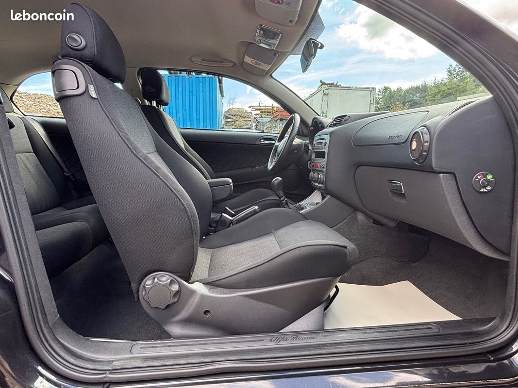 ALFA ROMEO 147 1.6i 105ch (image 9)