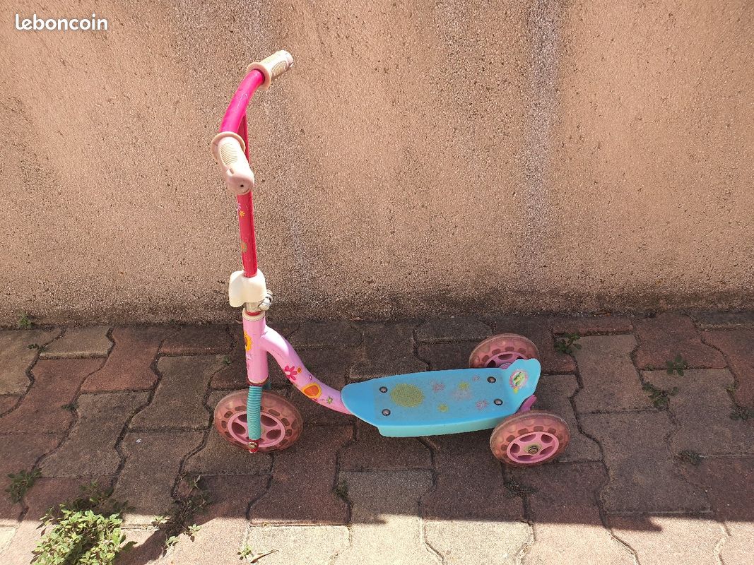 Trottinette Barbie (image 1)