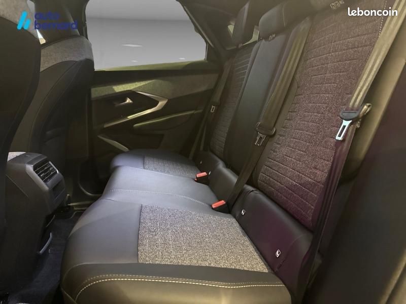 Peugeot 3008 1.2 Hybrid 145ch Allure e-DCS6 (image 10)