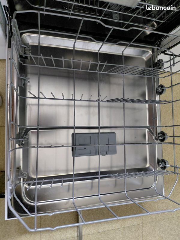 Panier inférieur lave-vaisselle (image 1)