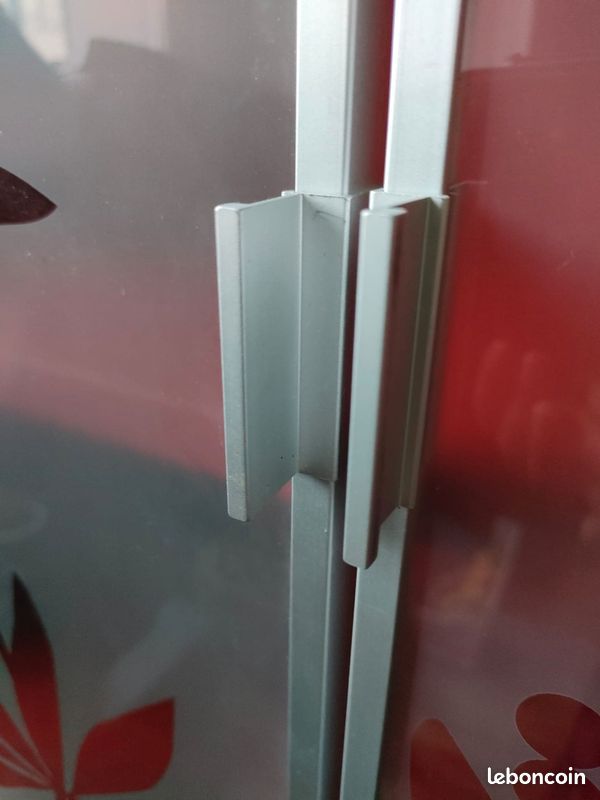 IKEA Billy rouge avec portes (image 4)