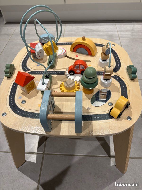 Table d’activité circuit voitures en bois (image 4)