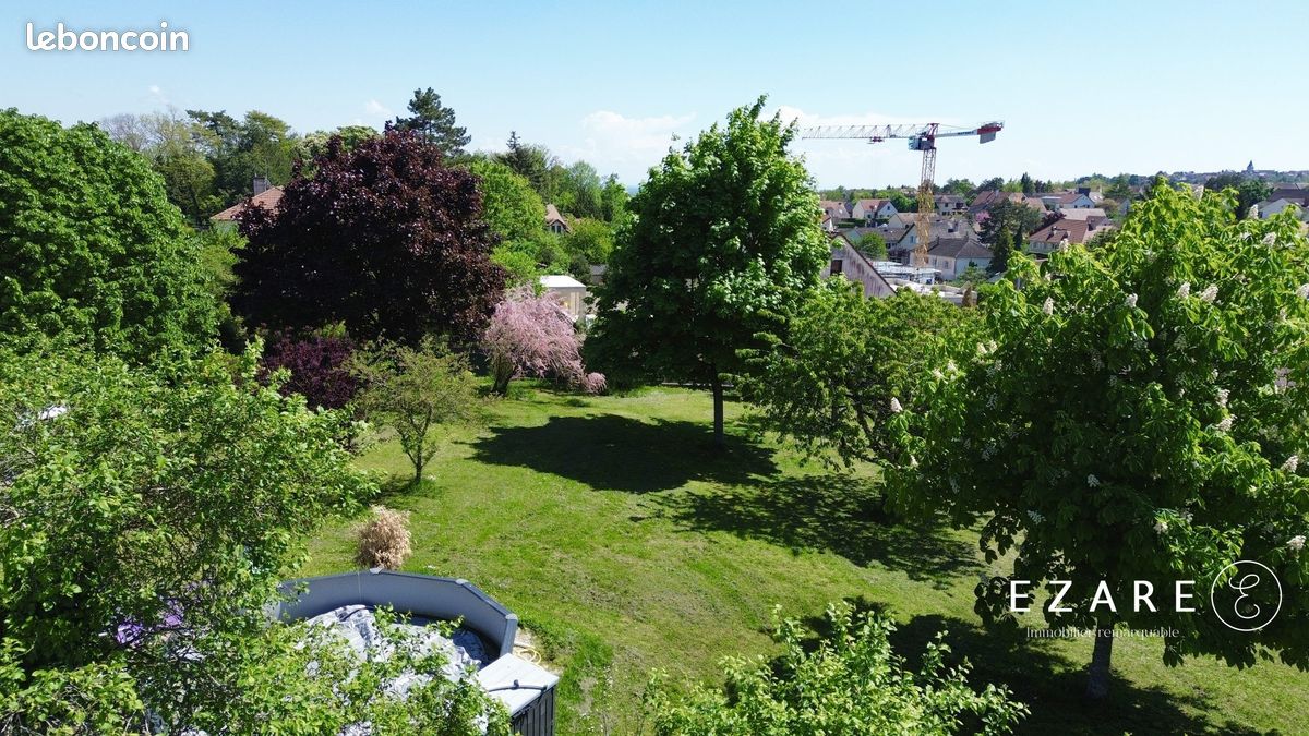 Terrain 930 m² · à Daix · 930 m² · 325 000 €