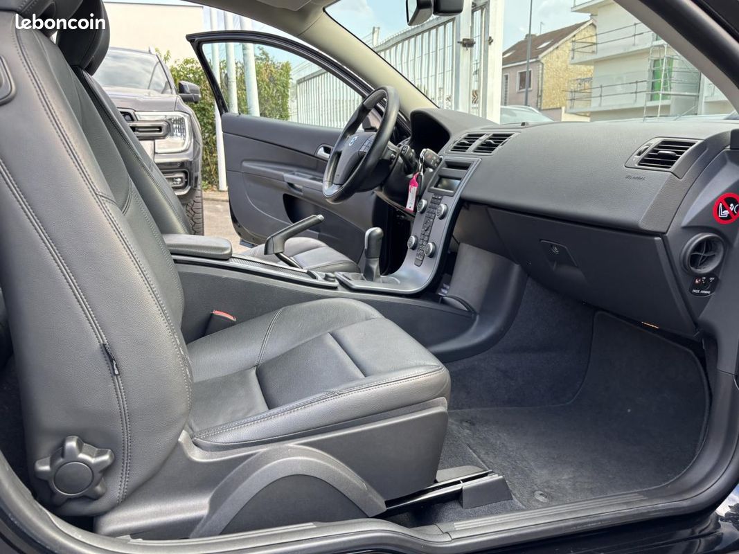 VOLVO C30 1.6D 110 ch Momentum (image 12)