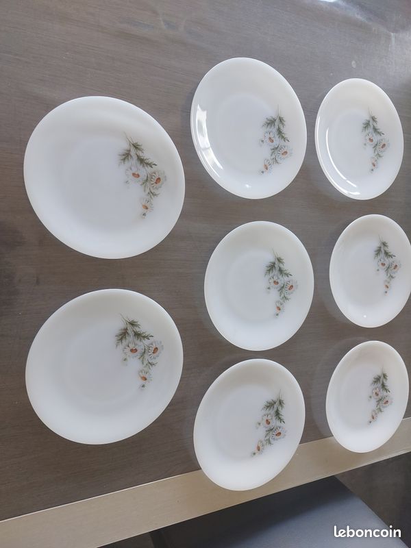 Lot De 15 Assiettes Vintage Arcopal – Céramique Blanche, état D'occasion