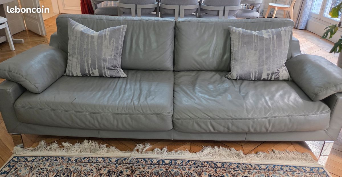 Canapé Gautier 3 places en cuir gris + pouf repose pied (image 5)
