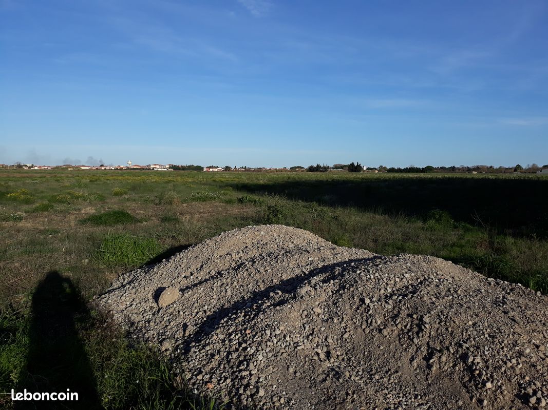 Terrain agricole ou de loisirs · à Sainte-Marie-la-Mer · 63 000 €