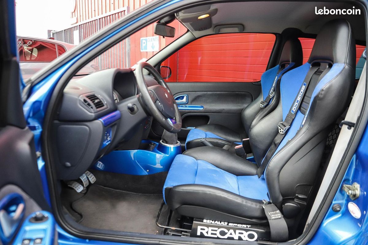RENAULT CLIO 3.0i V6 RS V6 PHASE 2 (image 9)