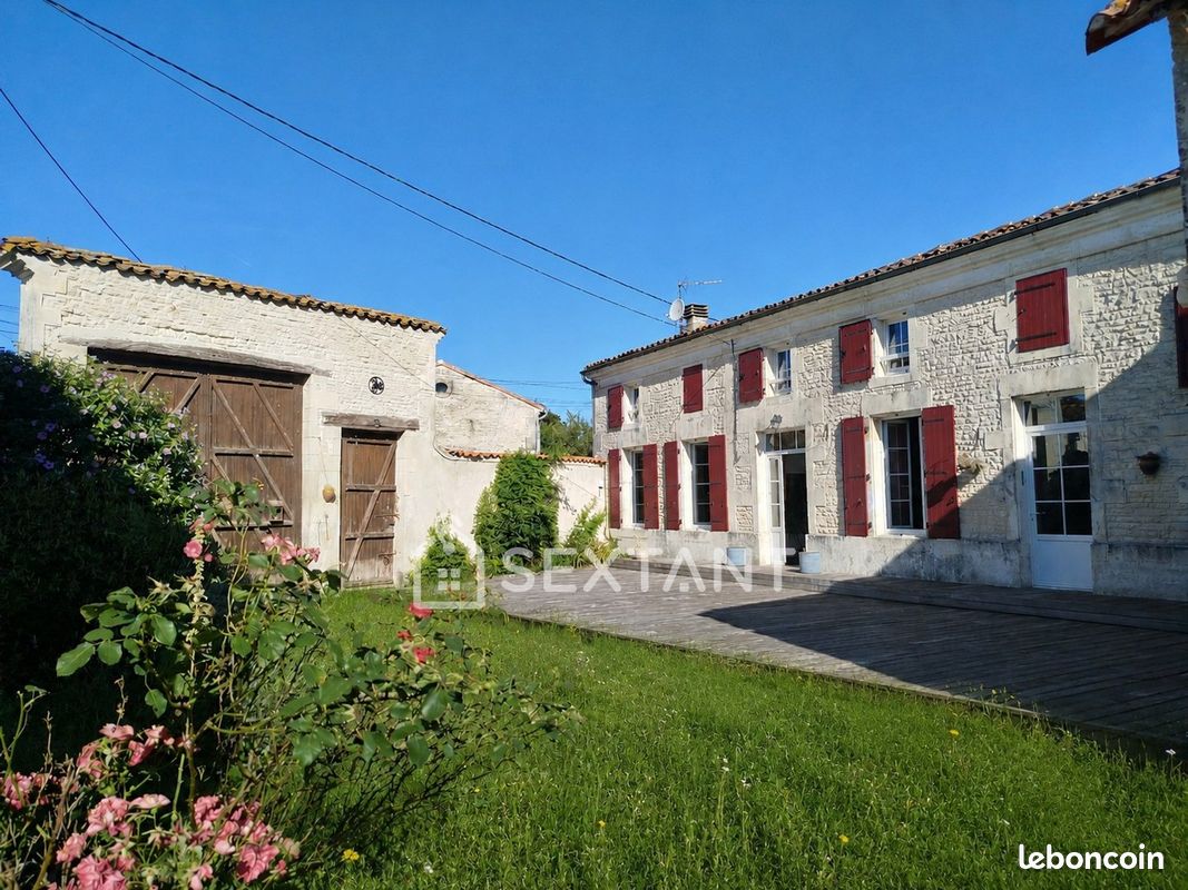 Maison 6 pièces 276 m² · à Matha · 276 m² · 312 000 €