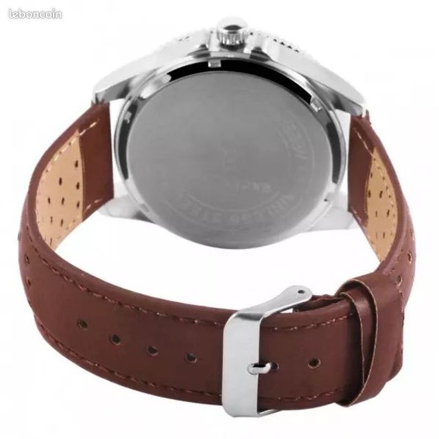 Montre marque Excellanc homme fond noir bracelet marron (image 2)