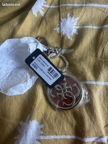 Porte-clés Guess Pour Femme - Métal Doré, Avec Charme, Neuf Sans étiquette
