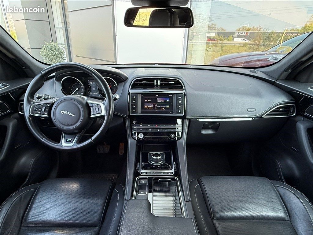 Jaguar F-Pace V6 3.0 D - 300 CH AWD BVA8 R-Sport (image 13)