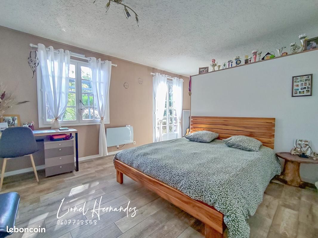 Maison 7 pièces 220 m² (image 7)