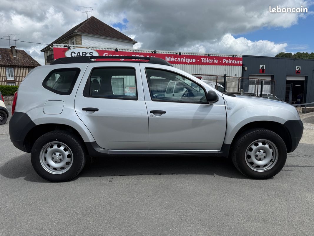 DACIA DUSTER 1.5dci 90 1ere main excellent etat faible kilometrage (image 8)