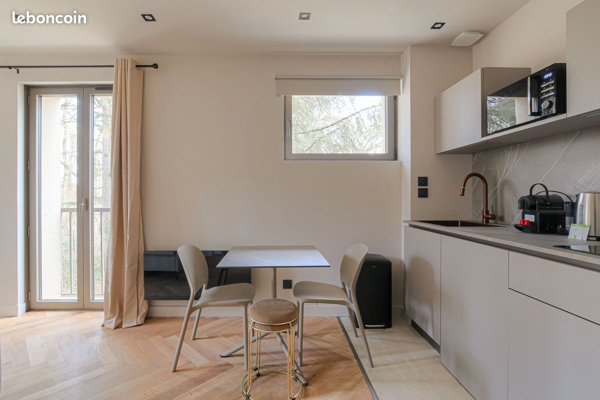 Appartement 1 pièce 22 m² · à La Tour-de-Salvagny · 22 m² · 1 100 €/mois