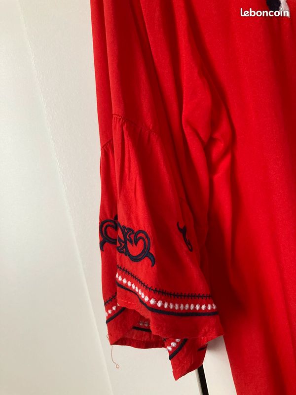 Thee shirt (image 2)