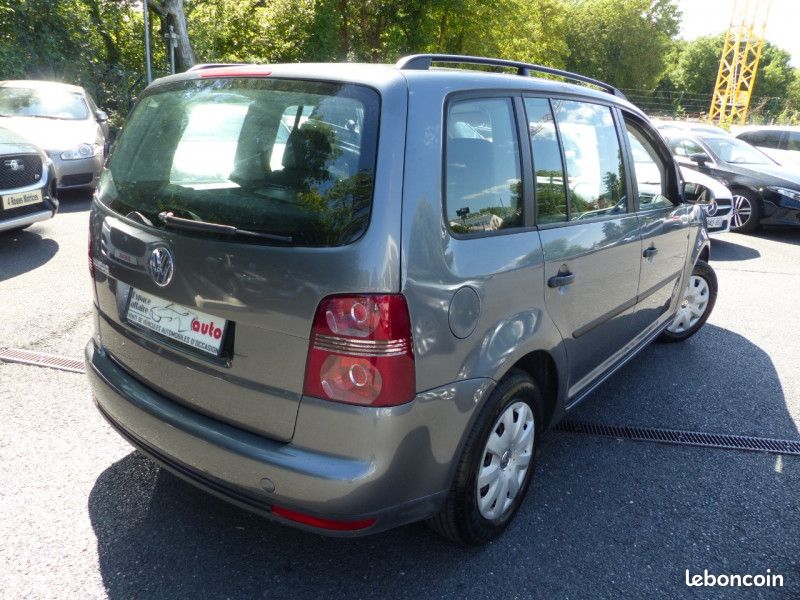 Volkswagen TOURAN 2.0 ECOFUEL TRENDLINE 7 PLACES (image 2)