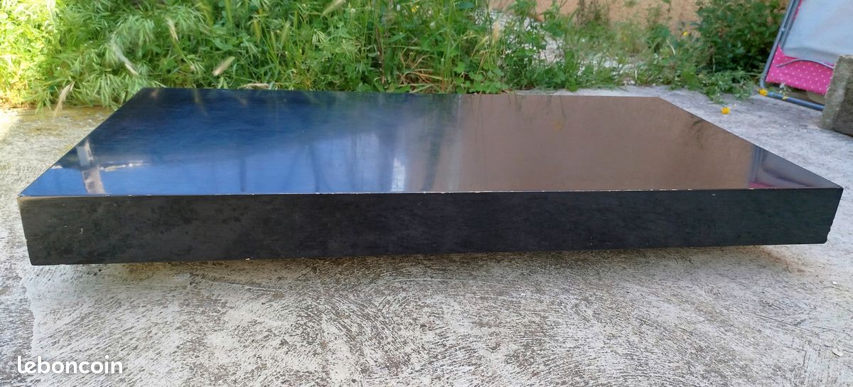 Table basse laquée noire (image 2)