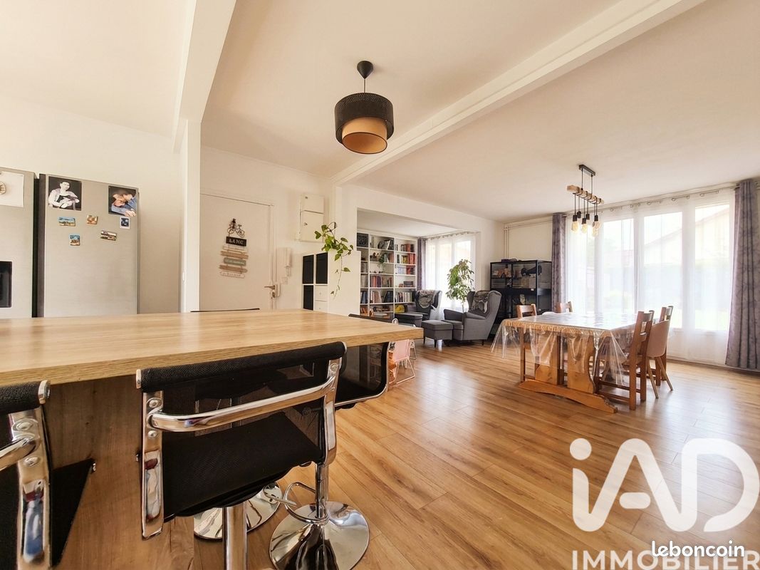 Appartement 5 pièces 94 m² · à Saint-Ouen-l'Aumône · 94 m² · 219 000 €