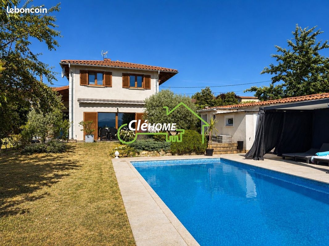 Propriété 5 pièces 218 m² - Ventes immobilières