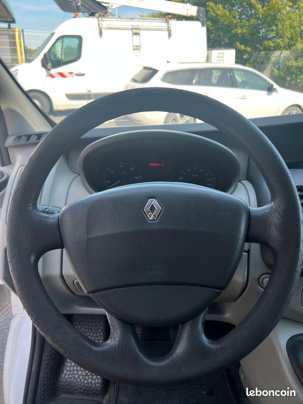 RENAULT Trafic 2.0 Dci 115 Ch L1H1 / Garantie 12 mois (image 10)