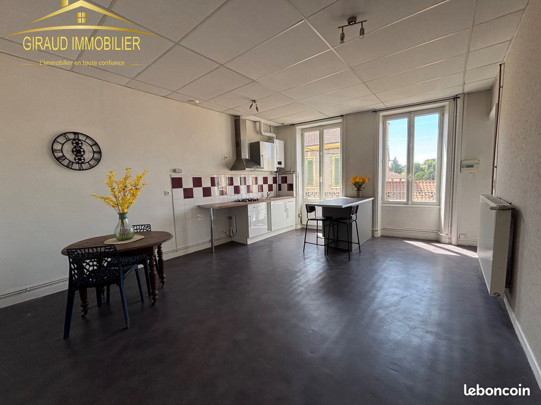 Appartement 2 pièces 53 m² · à Charlieu · 53 m² · 400 €/mois