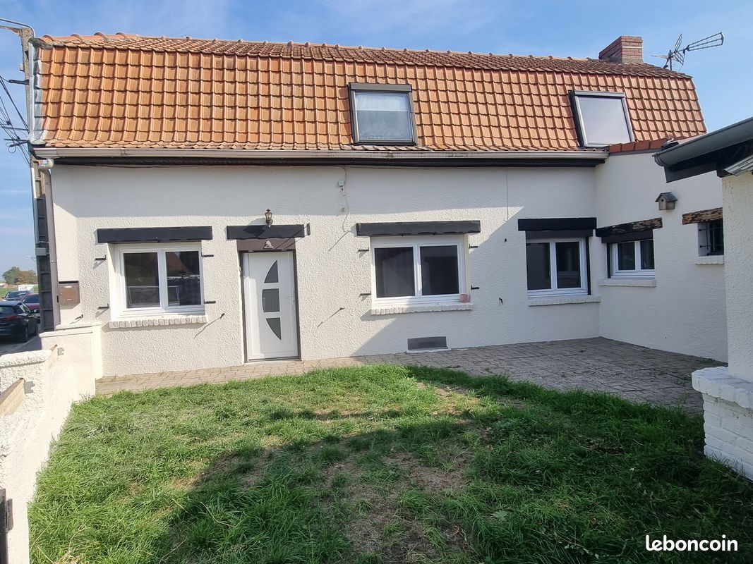 Maison 8 pièces 130 m² · à Hantay · 130 m² · 150 000 €