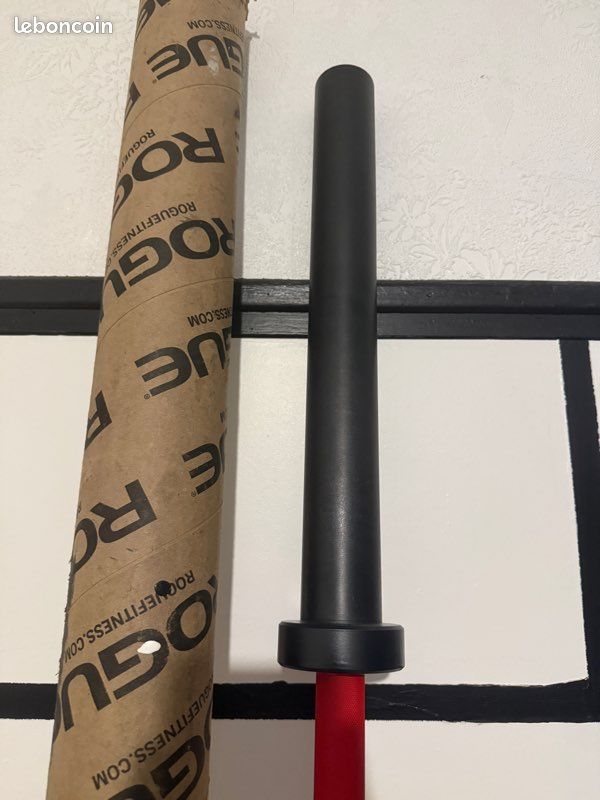 Barre olympique 20kg Rogue Ohio Bar – Red Shaft / Midnight Black Sleeve (image 3)