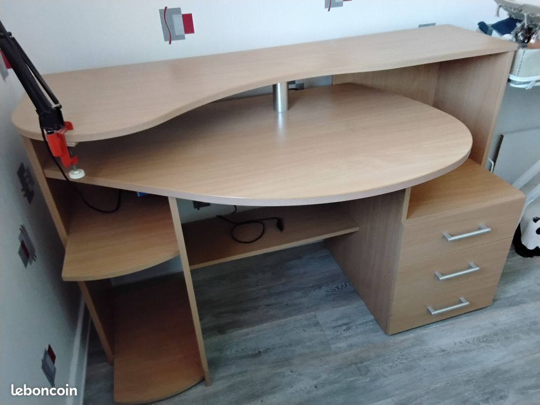 Bureau (image 2)