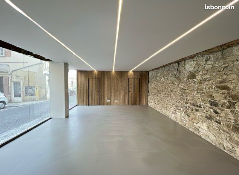 Local commercial 2 pièces 72 m² · à La Tour-du-Pin · 72 m² · 500 €