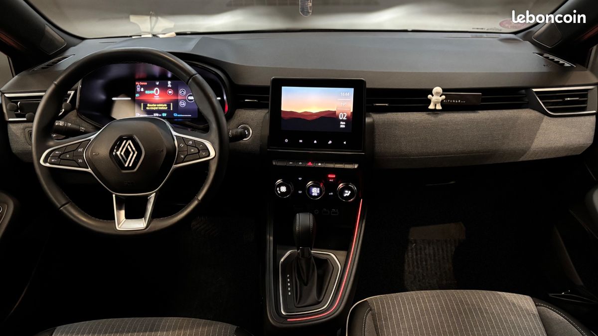 Renault clio 1.6 e-tech 145h 95 hybrid full-hybrid 1.2kwh techno bva (image 3)