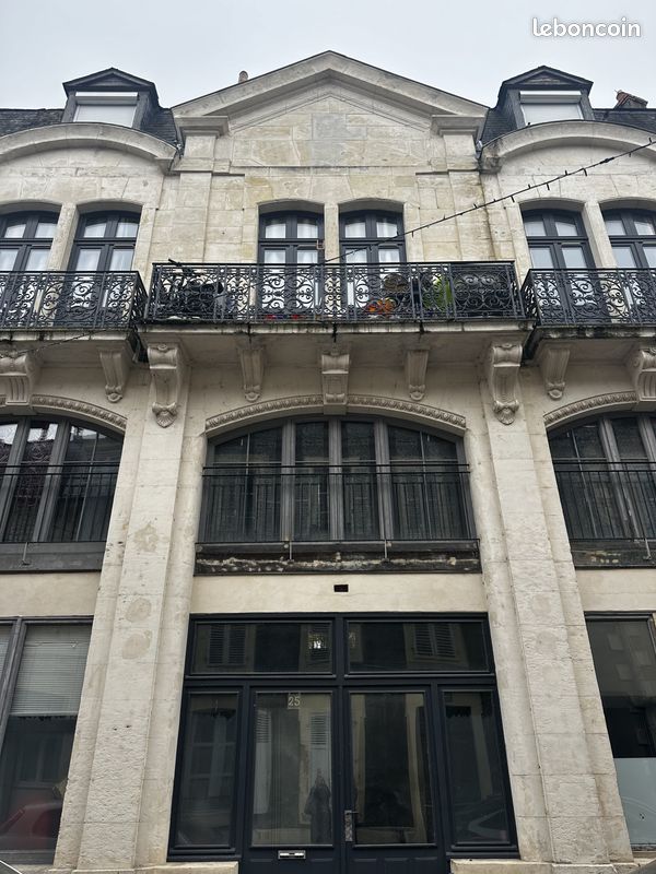 Appartement 5 pièces 217 m² · à Nevers · 217 m² · 170 000 €