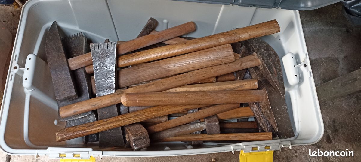Collection d'outils du charpentier,du menuisier,du tailleur de pierre... (image 4)