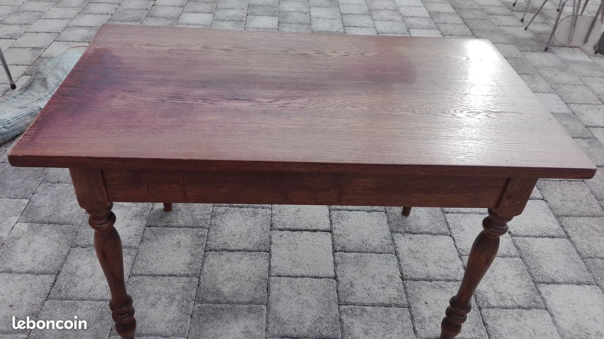 Table en chêne (image 1)