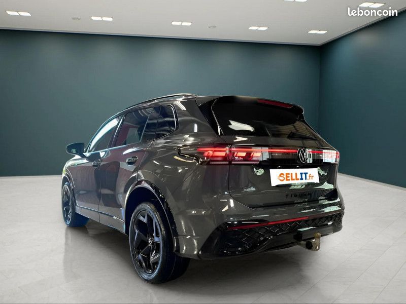Volkswagen TIGUAN 2.0 TDI 193 R-LINE 4MOTION DSG7 BLACK PACK / ATTELAGE AUTOMATIQUE (image 3)