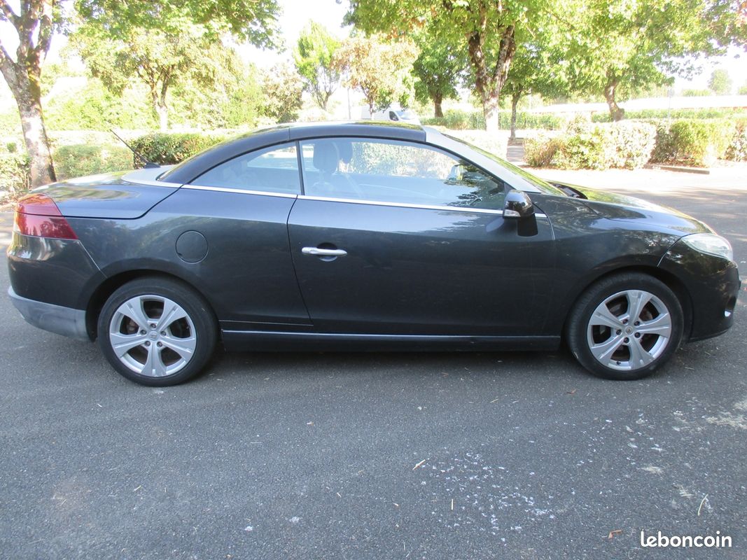 Renault MEGANE III CC 1.5 DCI 110CH FAP DYNAMIQUE ECO² (image 9)