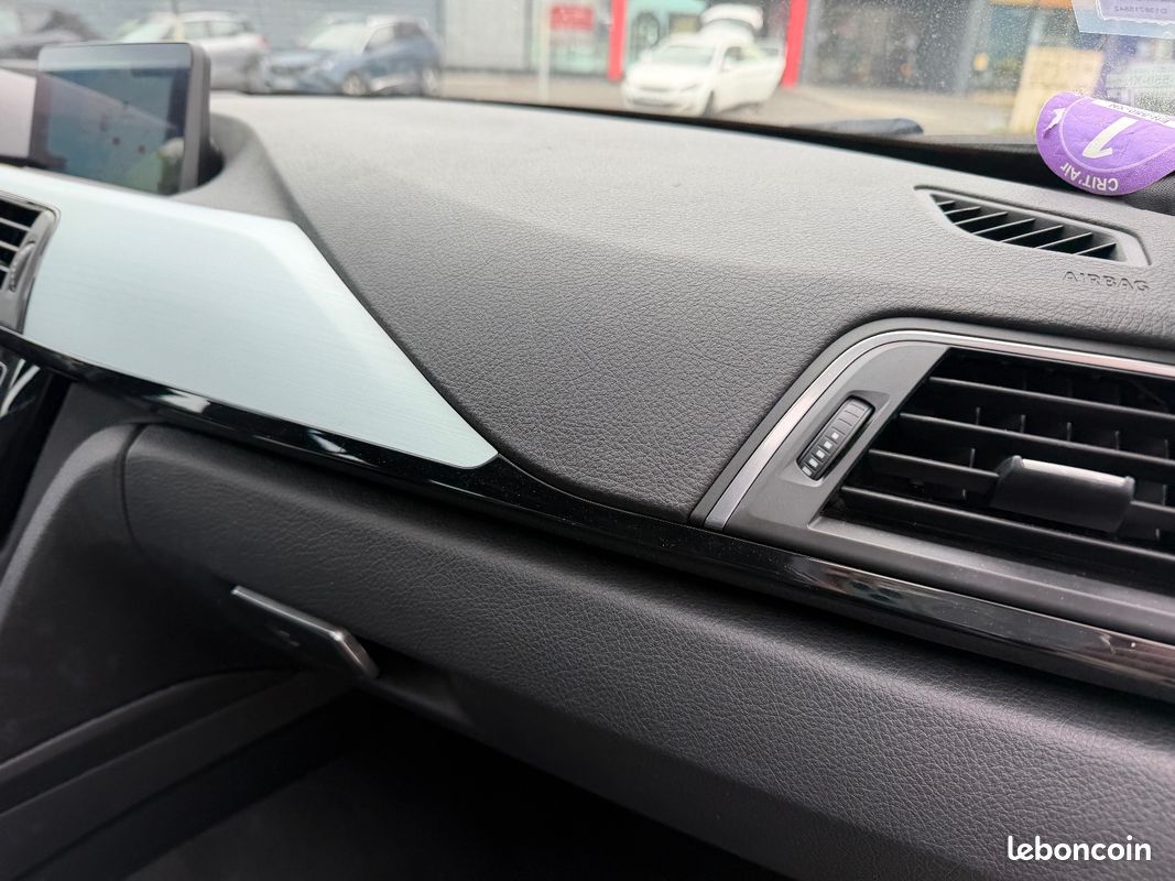 BMW SERIE 3 F30 LCI 318i 2.0L 136 ch M Sport A / TOIT OUVRANT / CUIR / TETE HAUTE (image 17)