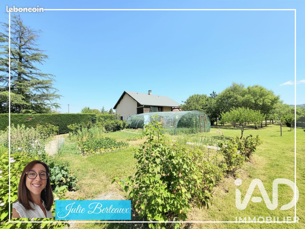 Terrain 1800 m² · à Saint-Just-Saint-Rambert · 1 800 m² · 275 000 €