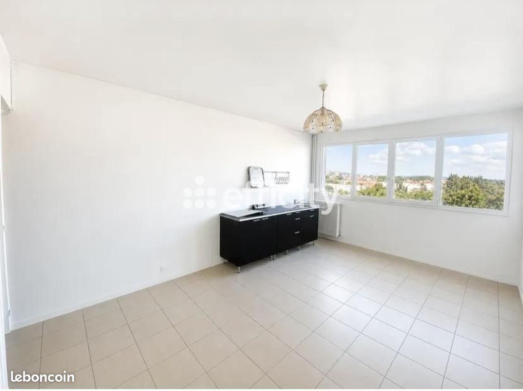 Appartement 3 pièces 52 m² · à Neuilly-sur-Marne · 52 m² · 150 000 €