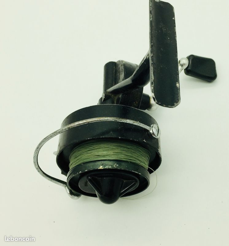 ANCIEN MOULINET DE pêche au lancer en mer MITCHELL GARCIA 488 Bel état