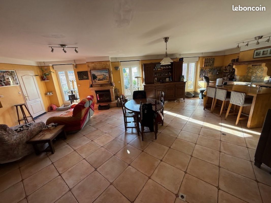Maison 5 pièces 150 m² · à Adissan · 150 m² · 240 000 €