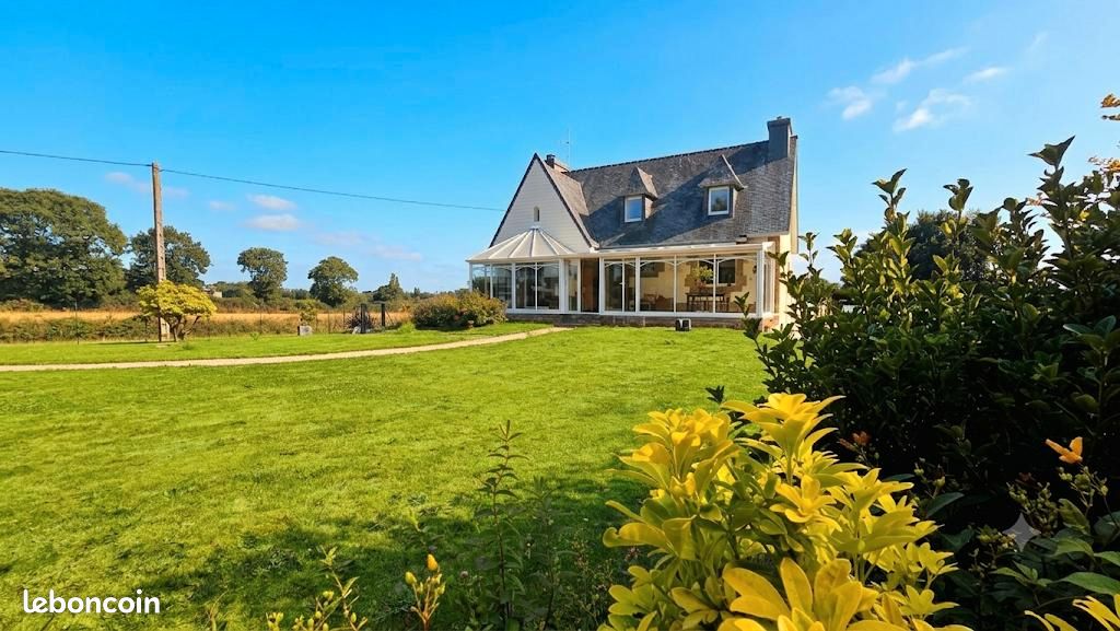 Maison 7 pièces 137 m² · à Tonquédec · 137 m² · 256 500 €