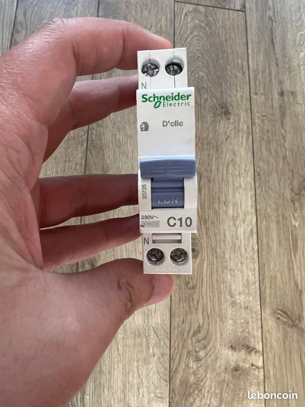 Disjoncteur Schneider 10 A (image 1)