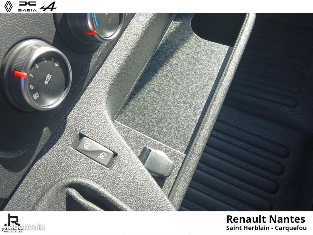 Renault Master Fg F3500 L3H3 2.3 Blue dCi 135ch Confort (image 19)