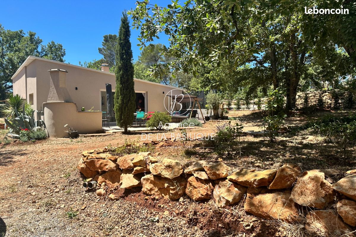 Maison 4 pièces 85 m² · à Saint-Maximin-la-Sainte-Baume · 85 m² · 395 000 €